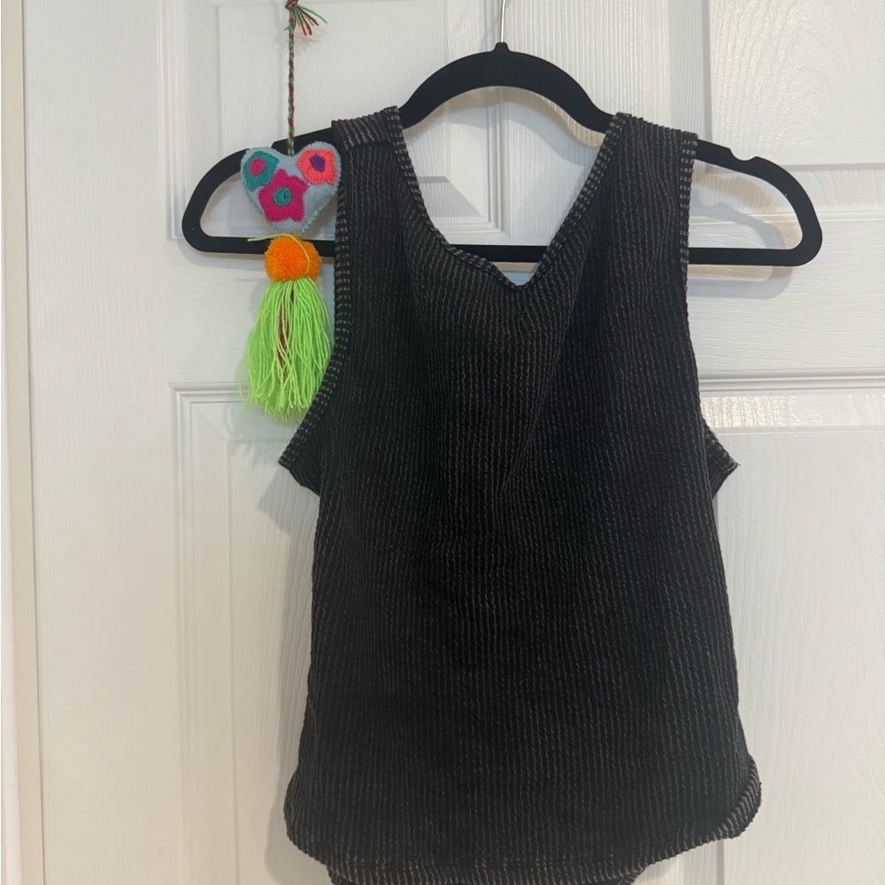 Black Sleeveless Women's Top